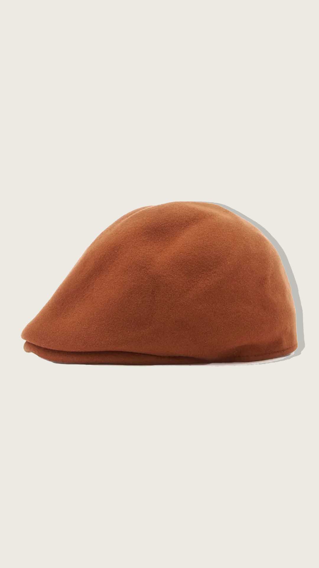 Comme des Garcons  cappello
