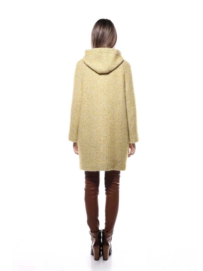 Jucca, Coat