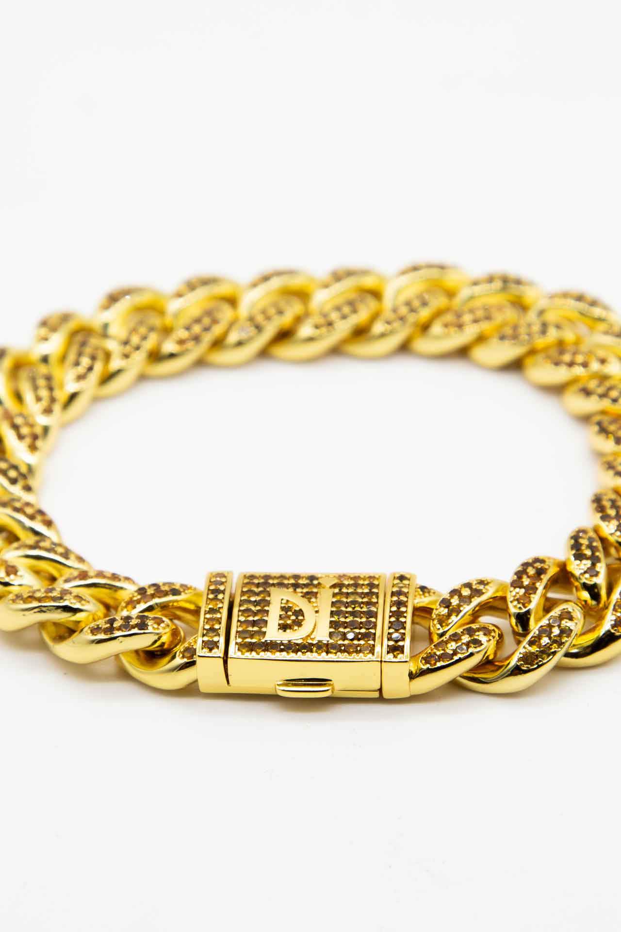 Darkai, Bracciale