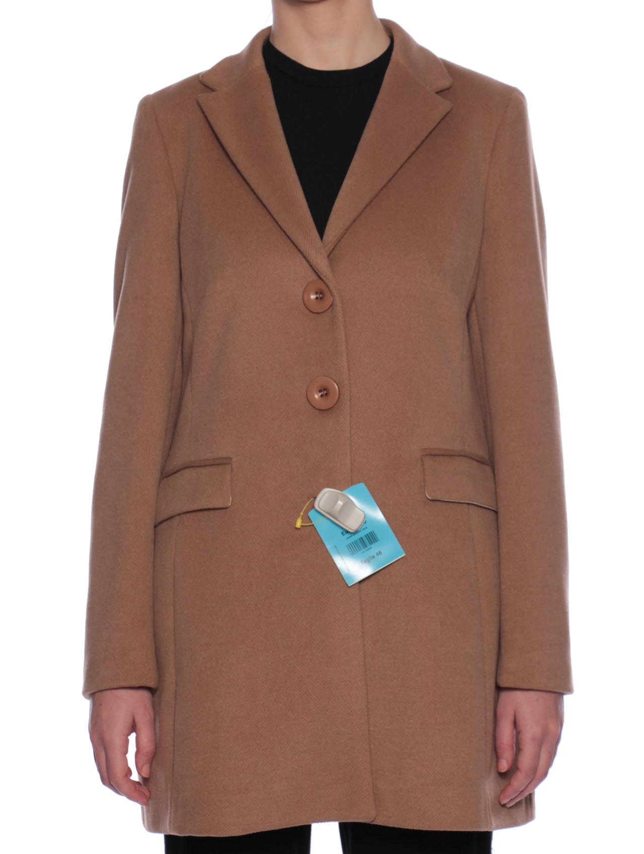 Tume, Cappotto