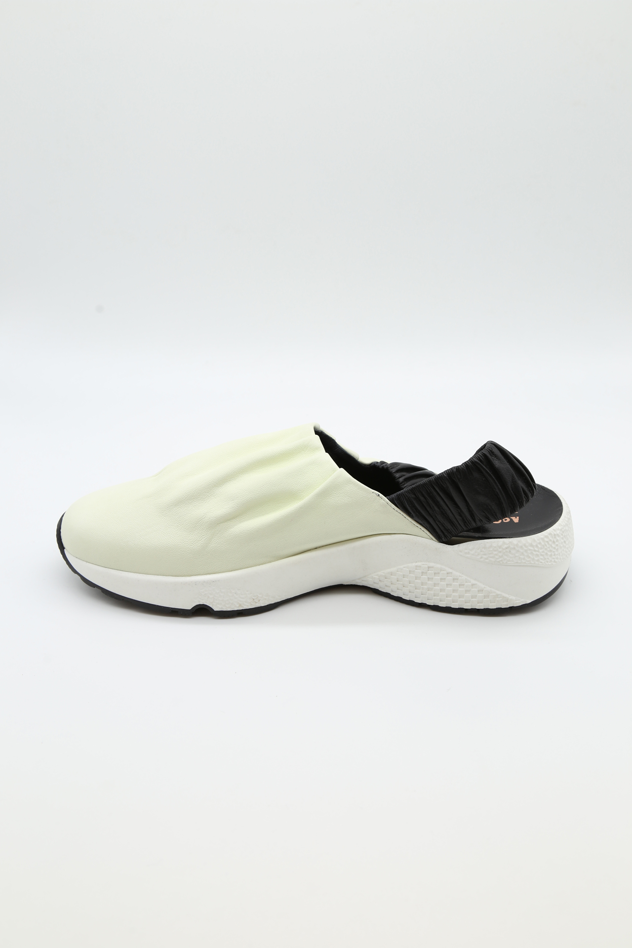 Alysi, Slip on