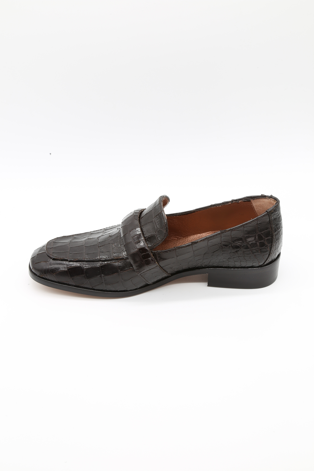 Ras, scarpe