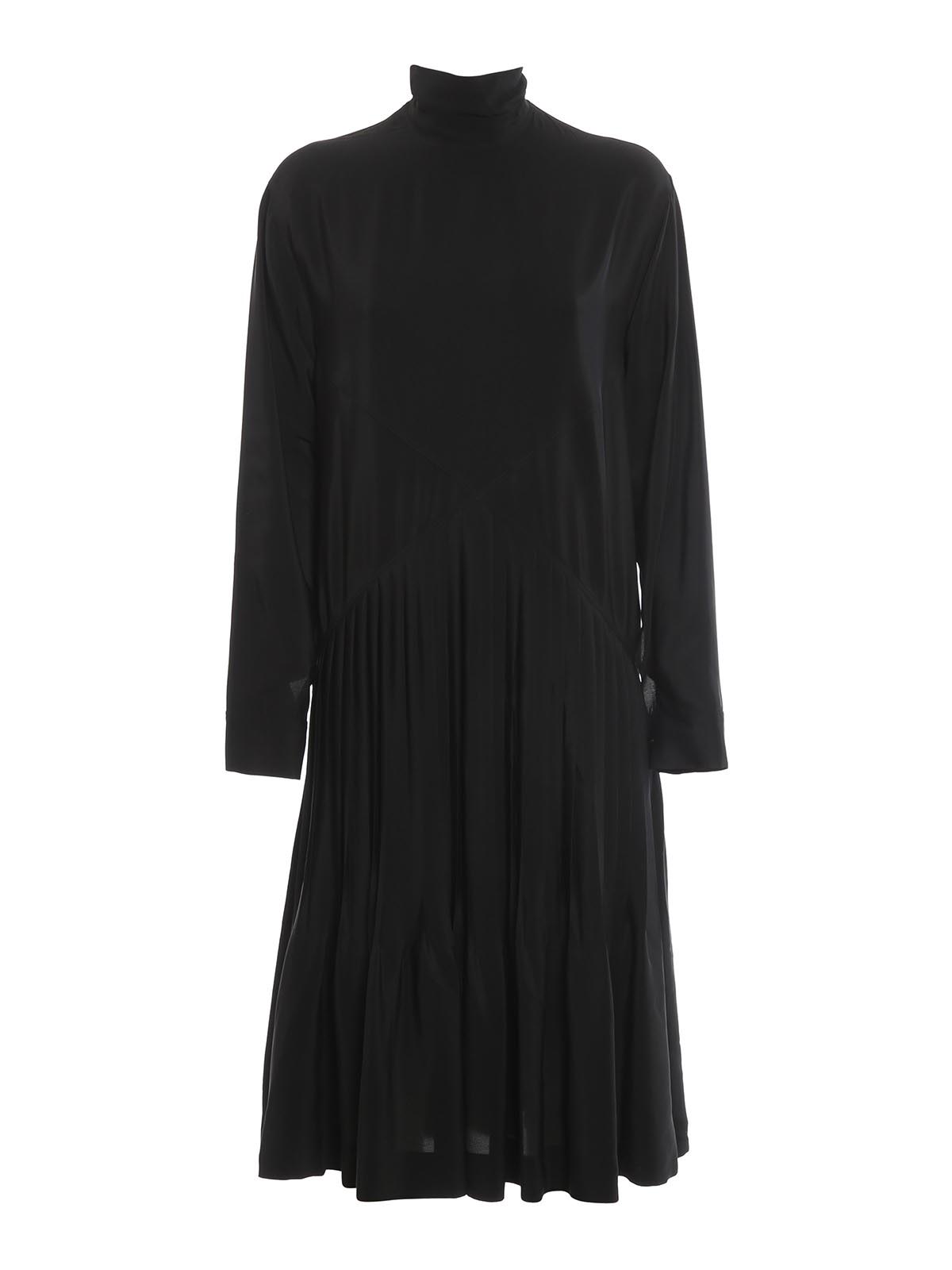 Cedric Charlier, Dress