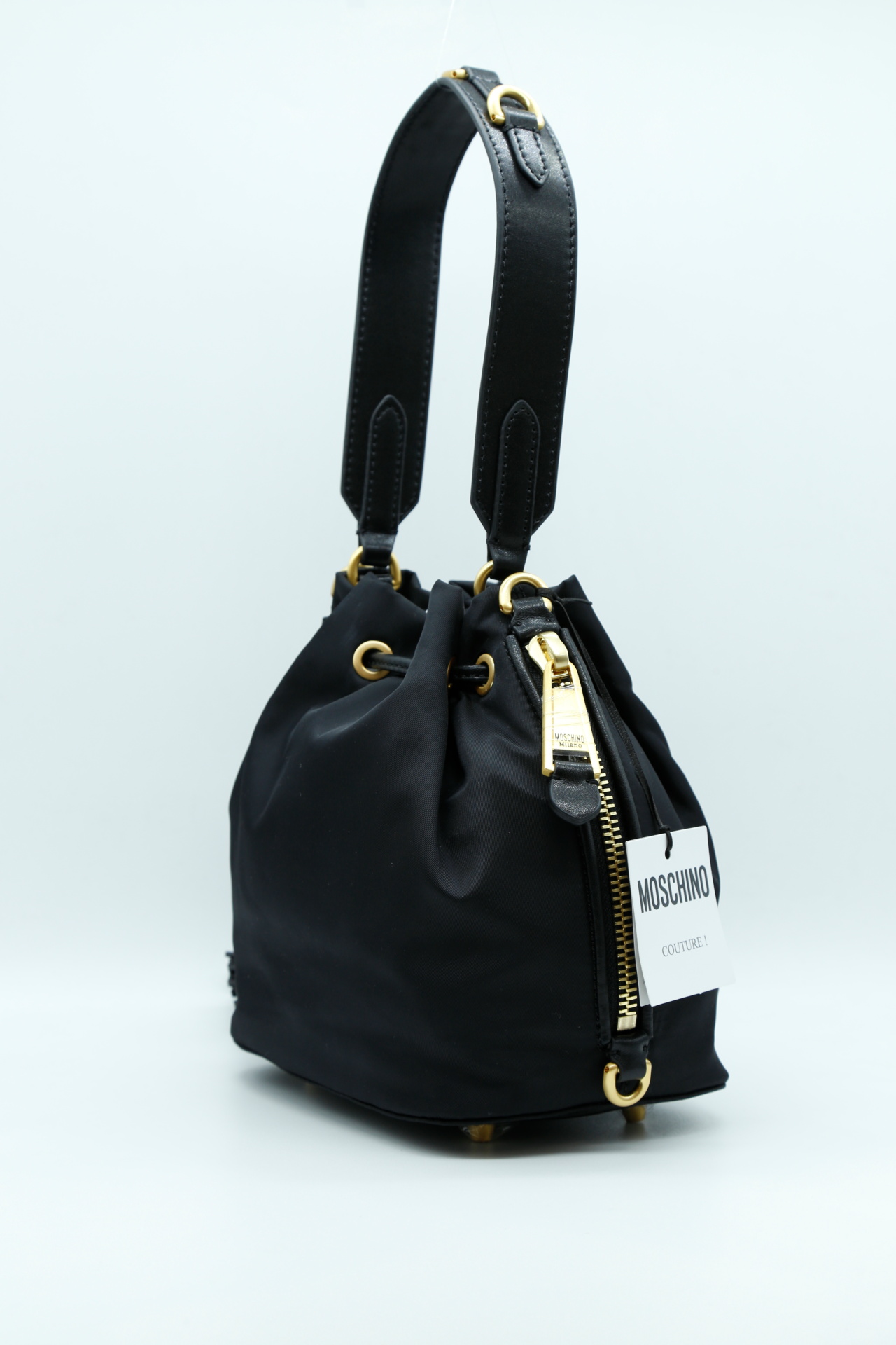 Moschino, Borsa