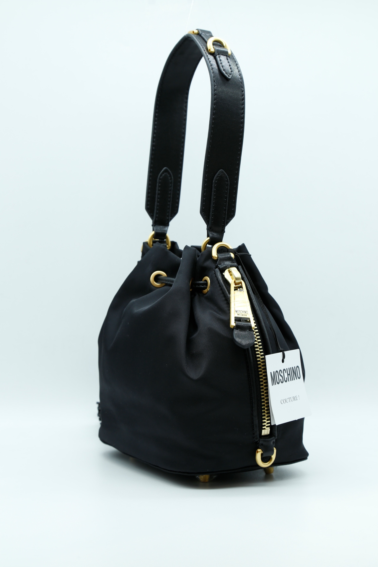 Moschino, Borsa