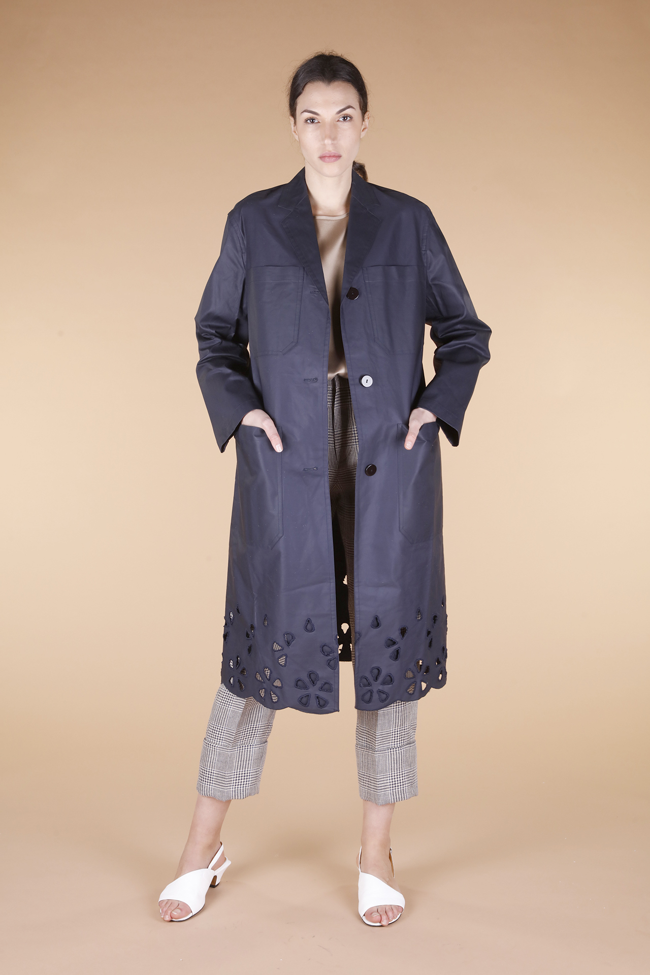 Sofie d' Hoore, Overcoat